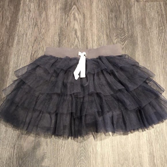 Peekaboo Beans 5Y All Frills Tutu Skort with BabyGap Sequin Flip T-shirt - Picture 3 of 13